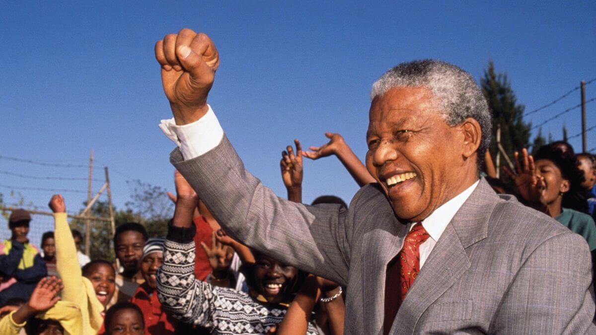 Nelson Mandela có chỉ số IQ khoảng 120 đến 140